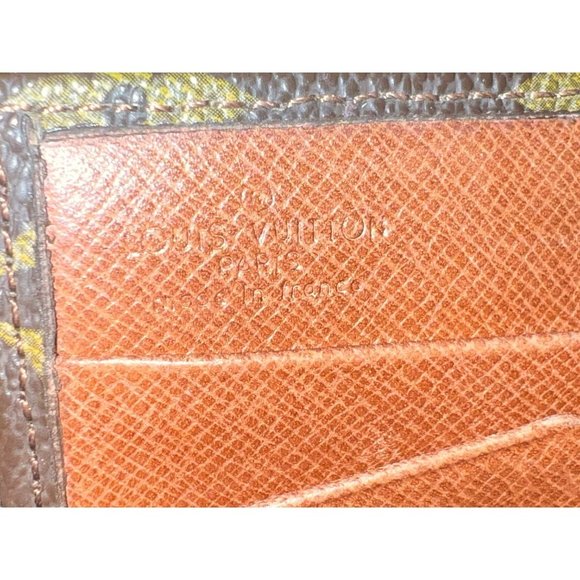 LOUIS VUITTON: Brown, "LV" Logo, Medium Folding Wallet #L1160 - Picture 6 of 11